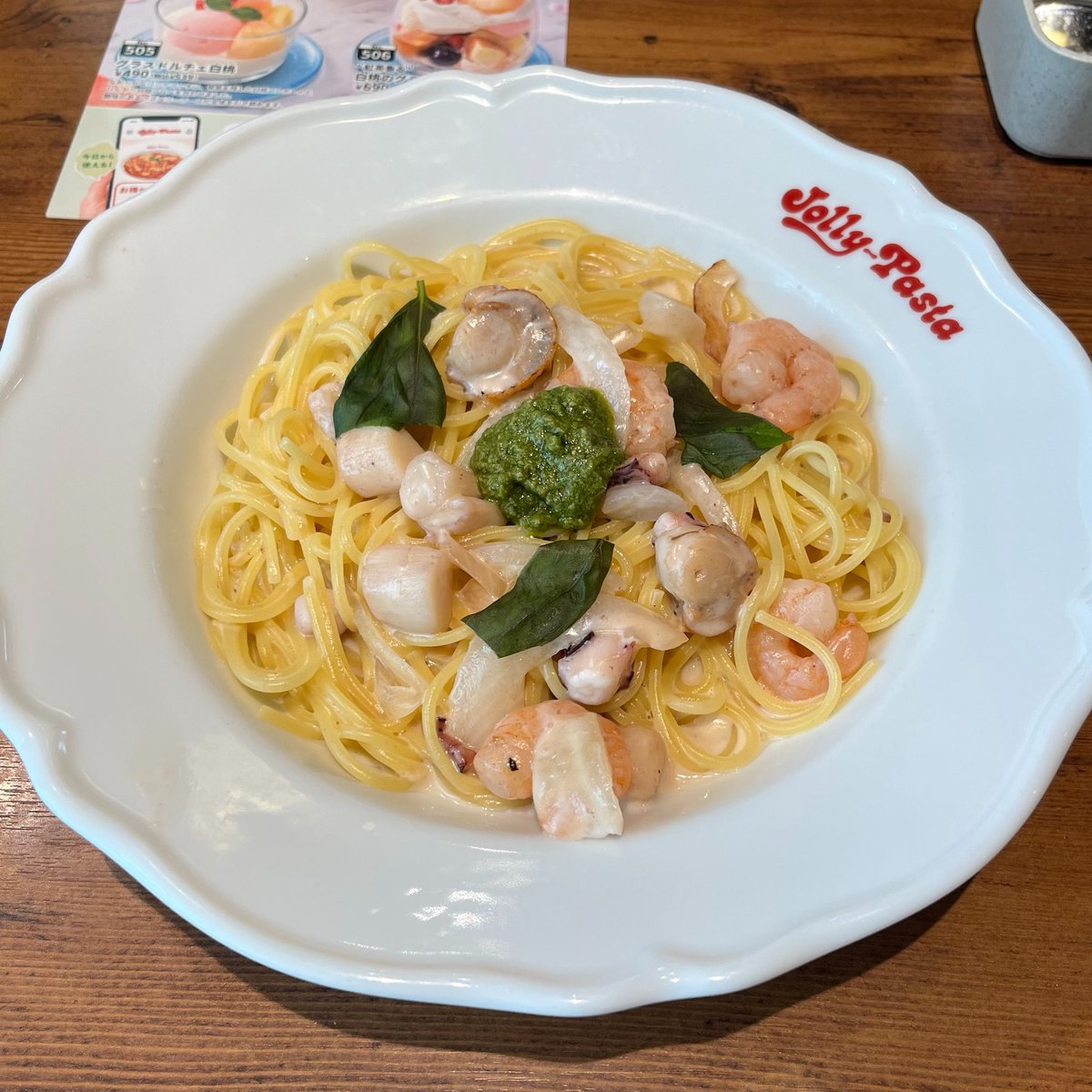 MaryTiny1's tweet photo. 旦那が年休取得日で家にいたのでジョリパでランチしてきた。夏メニューはバジルのクリームソースがあった。 https://t.co/7DMNMVkGrr