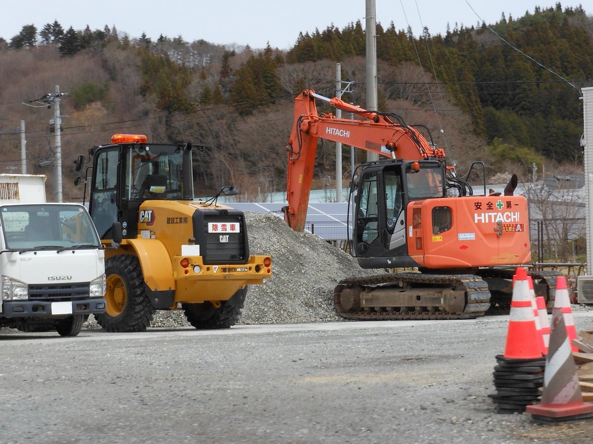 日立 ZX135US CAT 910