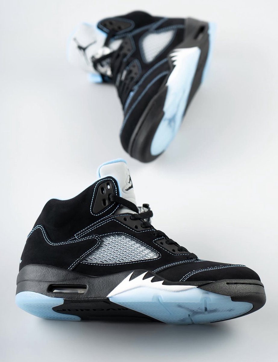 snkr_twitr's tweet photo. AD: Jordan Retro 5 'Black Carolina' drops tomorrow at 7am PT/10am ET (direct links)

- JDsports
M https://t.co/hUd0pNWf3W
G https://t.co/KGDF1nIqlj
P https://t.co/w2LM9fVvkv
T https://t.co/PlQlGv4ryM

- Finishline
M https://t.co/efH02diI6r
G https://t.co/KOJd3HPdwW
P https://t.co/GyOLNZsEke
T https://t.co/SqHrpAjUVZ

*Links live once queue is up