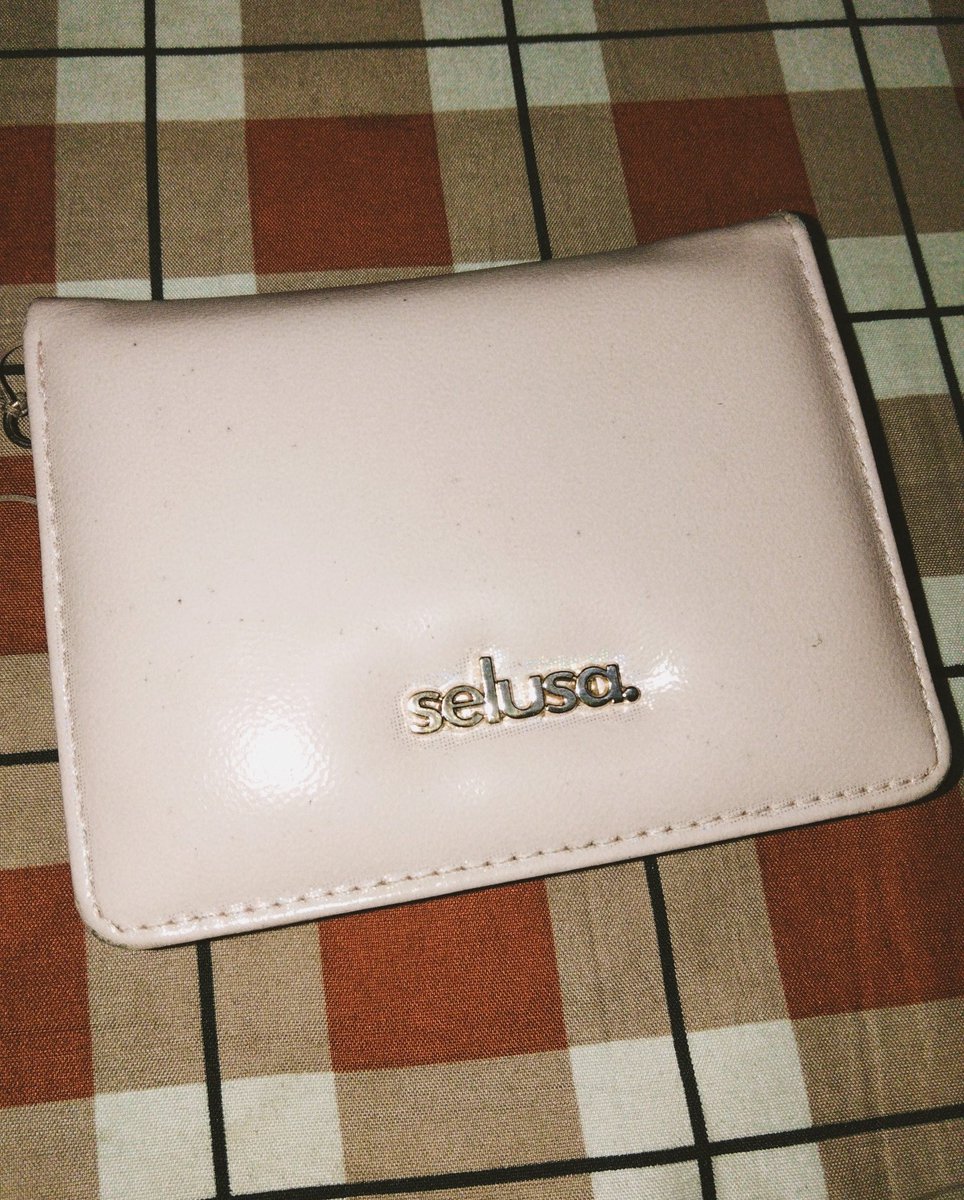themoonfinds's tweet photo. @womanfeeds_id si pink ini nder yg selalu menjaga uang uang ku 
https://t.co/W53rmDrQln https://t.co/gNi30INaT2