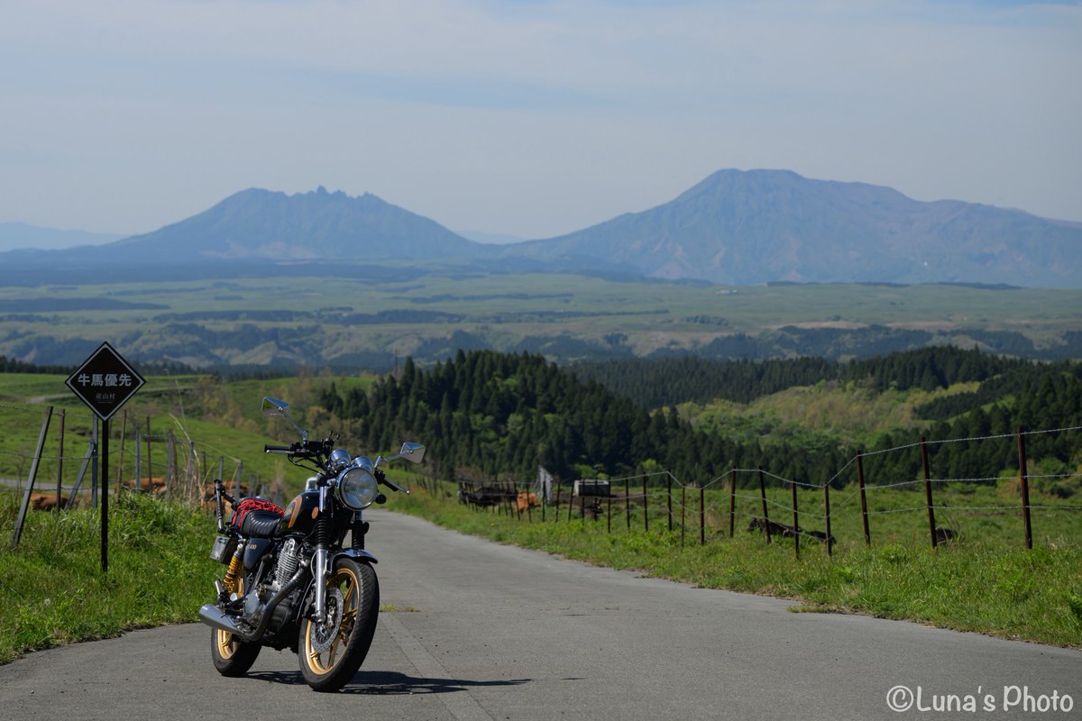 Xmaru7's tweet photo. #丸目のライトがカッコいいバイク選手権 https://t.co/oADDu9GmNC