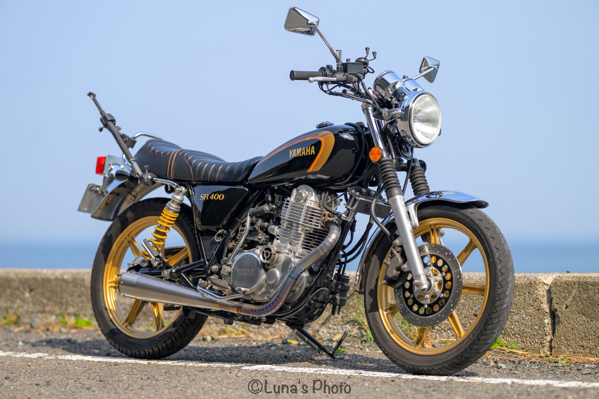 Xmaru7's tweet photo. #丸目のライトがカッコいいバイク選手権 https://t.co/oADDu9GmNC