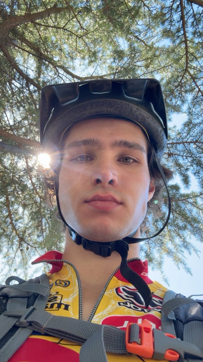 awurelio's tweet photo. 🚵‍♂️ ☀️ https://t.co/A9Ip5qRlmM