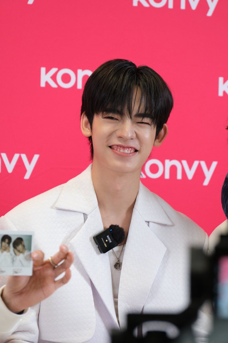 OOHREAL's tweet photo. สวัสดีนายสนิทดราเรียกได้คนเดียว

TTP KONVY MIDYEAR SALE
#KonvyLiveXTeeteePor https://t.co/Yu6mhjj0QP