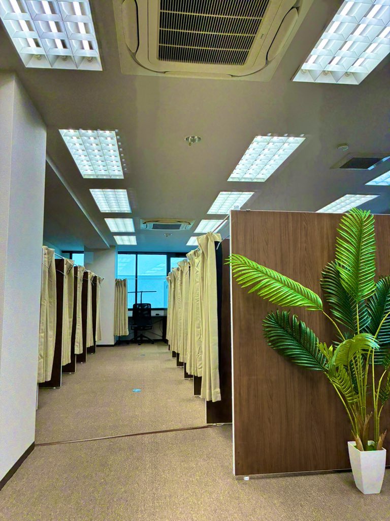 plusworkspace's tweet photo. 日吉・綱島・菊名・中山で「集中できる場所」をお探しの方へ。
+workspaceは、

✅ 24時間365日利用OK
✅ 高速Wi-Fi＆全席電源完備

満席となる事のないよう、ご契約者様の人数��整を行なっております✨✨
現在入会金無料キャンペーン中🍀

#勉強 #自習室 #受験 https://t.co/JoJbgwI8kc