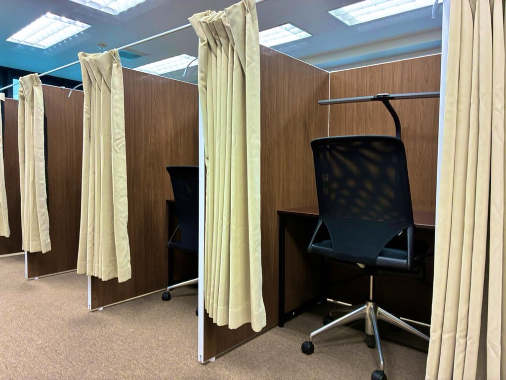 plusworkspace's tweet photo. 日吉・綱島・菊名・中山で「集中できる場所」をお探しの方へ。
+workspaceは、

✅ 24時間365日利用OK
✅ 高速Wi-Fi＆全席電源完備

満席となる事のないよう、ご契約者様の人数��整を行なっております✨✨
現在入会金無料キャンペーン中🍀

#勉強 #自習室 #受験 https://t.co/JoJbgwI8kc