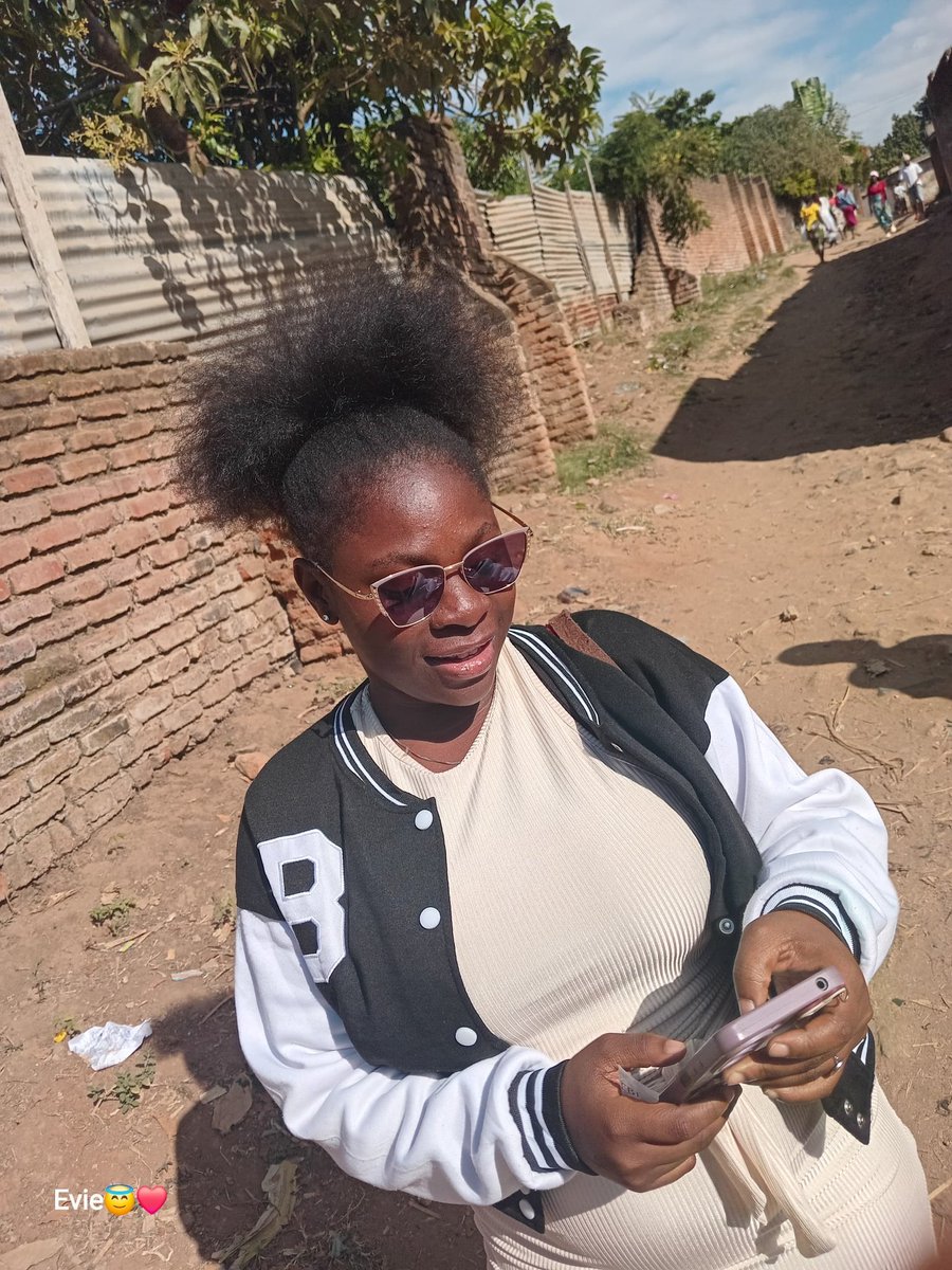 doreen_makwinja's tweet photo. 🤍🖤 https://t.co/ELn55OkzGS