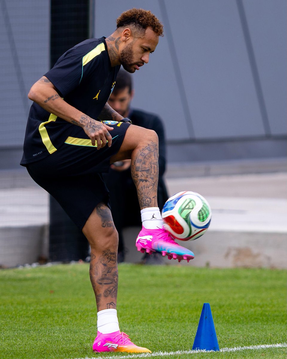 estagiariodoney's tweet photo. Continuo firme e forte e com esperança de que vamos conseguir.

Quem não acreditar, pode pular do barco.

Pra cima! 🇧🇷🏆💭🙏🏼 https://t.co/39uWYaHJz4