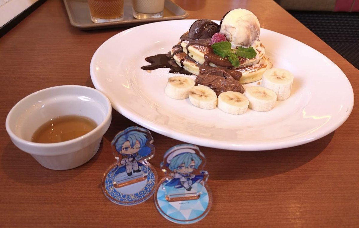 silk4631's tweet photo. 今日のデニーズ
続🎉生誕祭

（↓有り難いことに無料です😆）
バースデーデザート🍰が
メインなので
オニオングラタンスープと
ポテトサラダを注文😊

ドリンクも無料券が残っているので
もちろん🤭利用

それ以外に
２０%OFFクーポンまで有る事に気付いたけど
ソレは次回⁉️ https://t.co/s5scVJ2qIJ