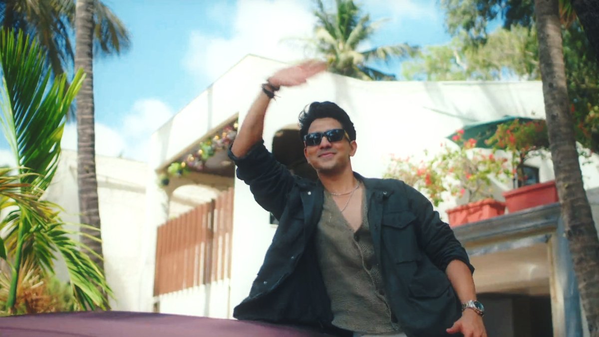 HarshitaxDiary's tweet photo. And here's our hero, the rockstar — Ishaan 🎸🌟

#Sairaab | #RohitChandel https://t.co/tzETvhA6En