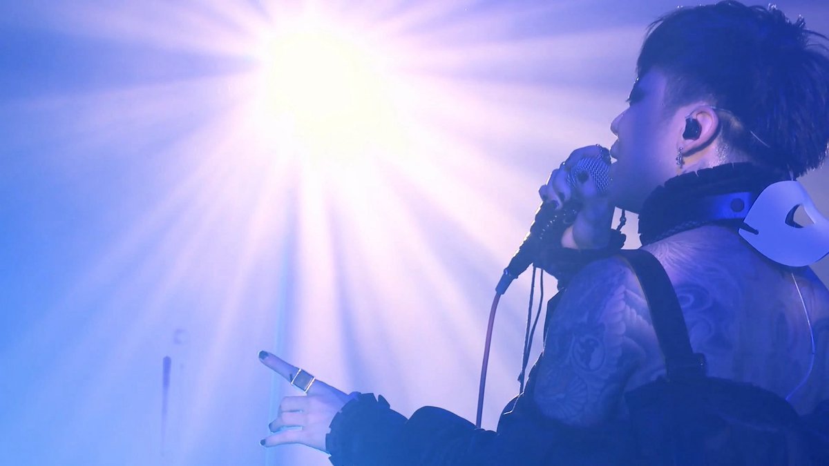 DIRENGREY_JP's tweet photo. 📺YouTube Premiering Now!!

DIR EN GREY LIVESTREAM 5 DAYS
-YouTube Exclusive Setlist by Members-
2026.06.19 [DAY1] 京

M06. 凌辱の雨

https://t.co/hCOGzB7Pps

#DIRENGREY5DAYS #MORTALDOWNER https://t.co/OpCMW3fDJD