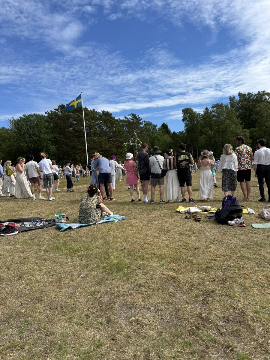 InsynMedSamuel's tweet photo. Glad midsommar till er alla! 🇸🇪 https://t.co/1ONV4ewShG