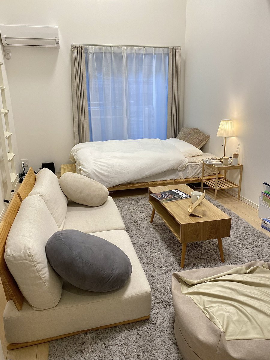 so_rss215's tweet photo. 1人暮らし部屋がだんだん完成していく様子 https://t.co/T0FwJ0se6P