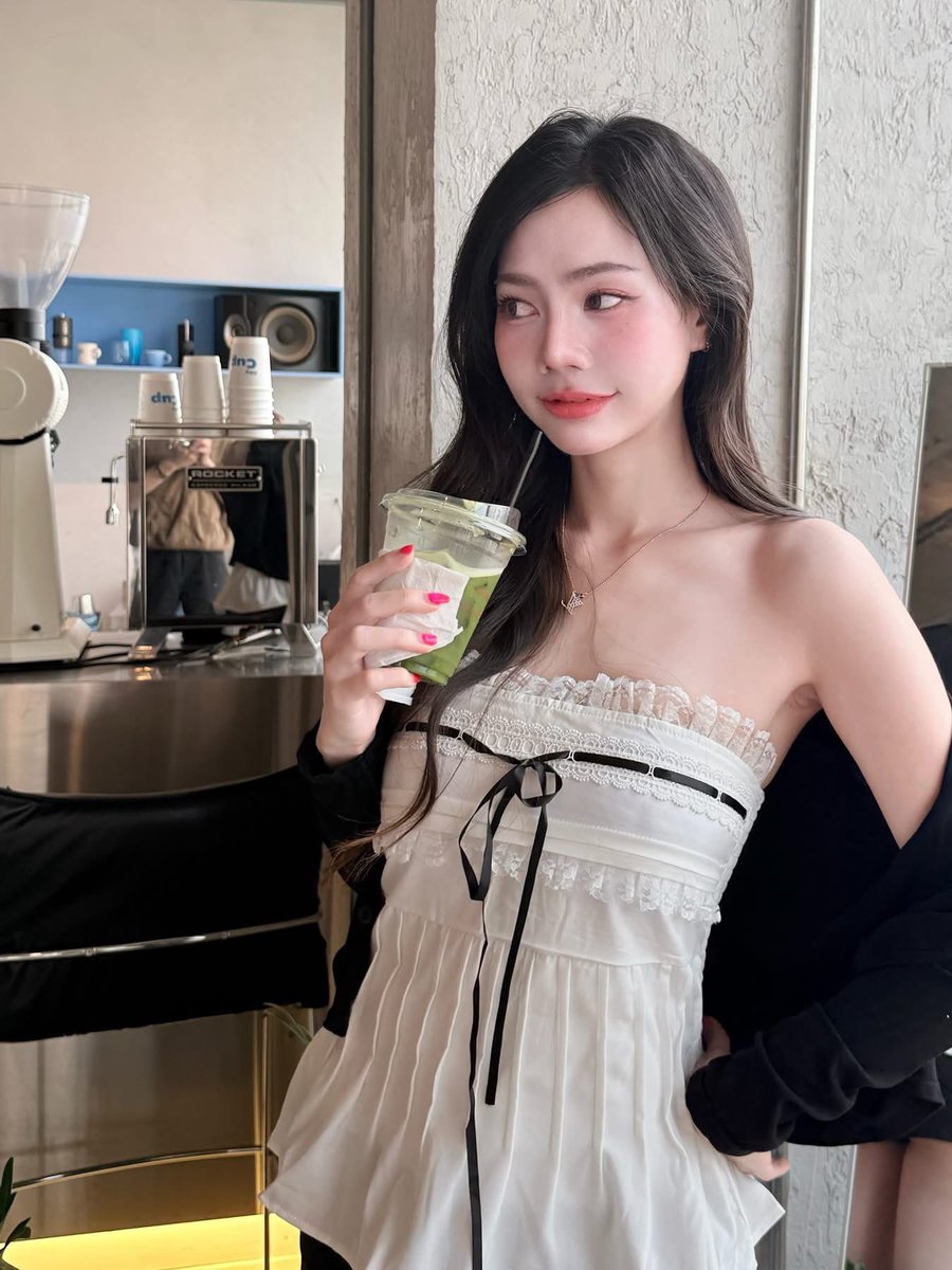 MidFakfan's tweet photo. อร่อยกว่าน้ำก็แฟงไง https://t.co/ABjpKt5Sfb