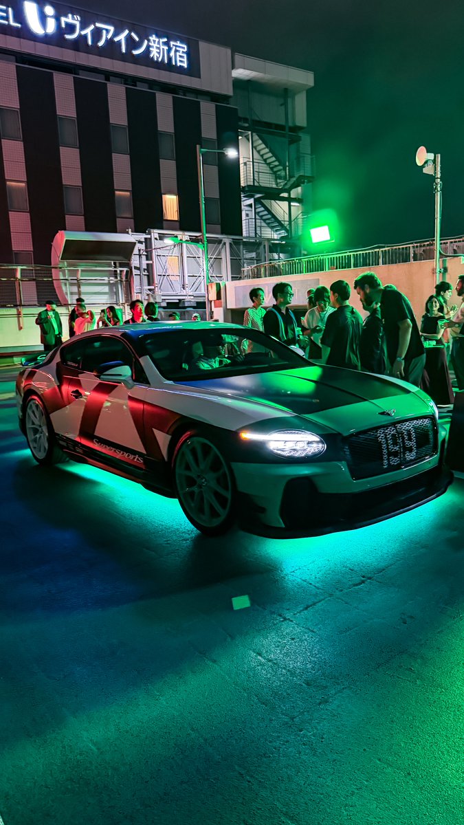 TSU_Racing's tweet photo. 華金新宿楽しかった。
ベントレーのイベントにアメ車でお邪魔してきた。 https://t.co/UXg2eCH0ZZ