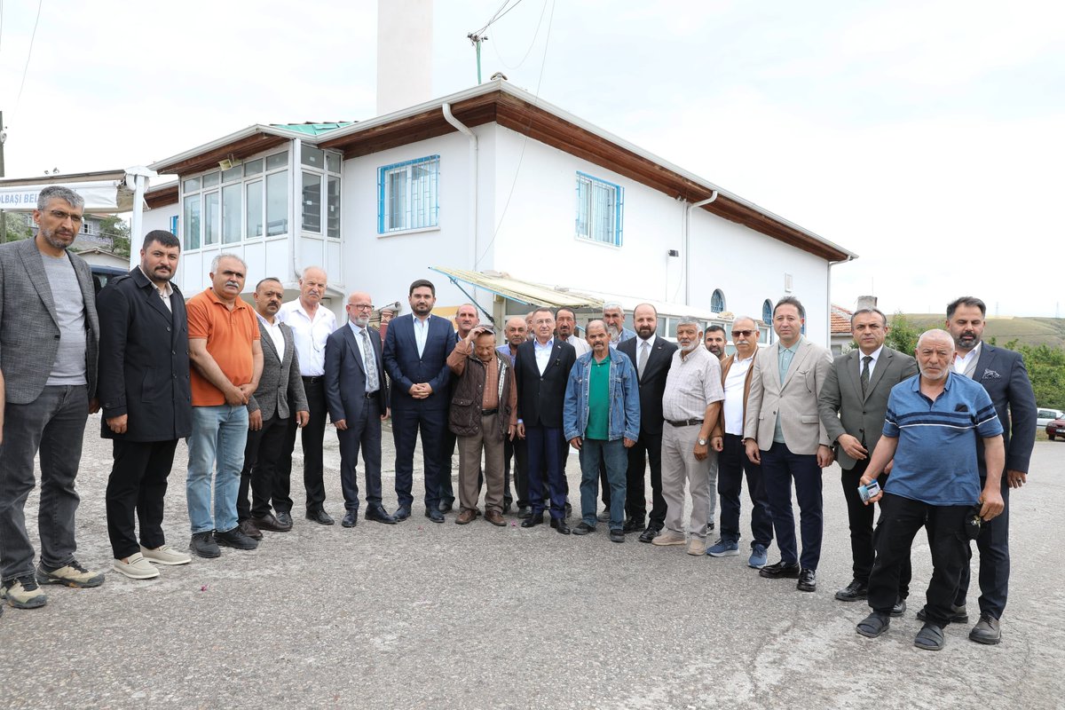 fuatoktay's tweet photo. 📍 Ankara - Gölbaşı Oğulbey Mahallesi Camii

Cuma namazımızı kıymetli kardeşlerimizle birlikte eda ederek aynı safta, aynı duada, aynı gönül ikliminde buluştuk.

Cami cemaatiyle sohbet ederek, taleplerini dinledik. 

İnsanımızın samimiyeti ve duası bizim en büyük gücümüzdür. 

Rabbim birliğimizi ve beraberliğimizi daim eylesin.

@AkpartiAnkara @AkGolbasiResmi @Slmakcyln