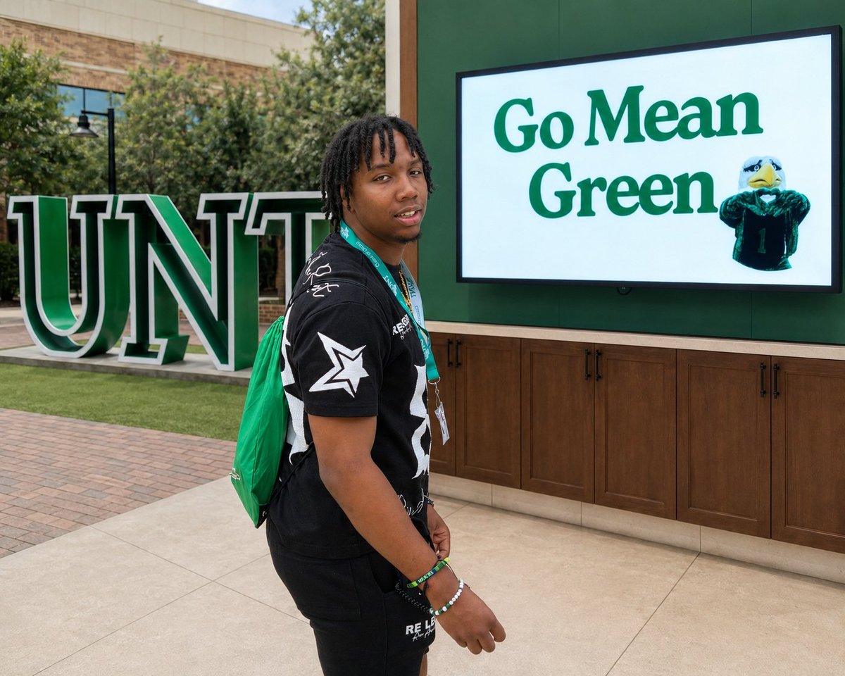 _Sevyn_Sheppard's tweet photo. College loading https://t.co/SzG8Iu645L