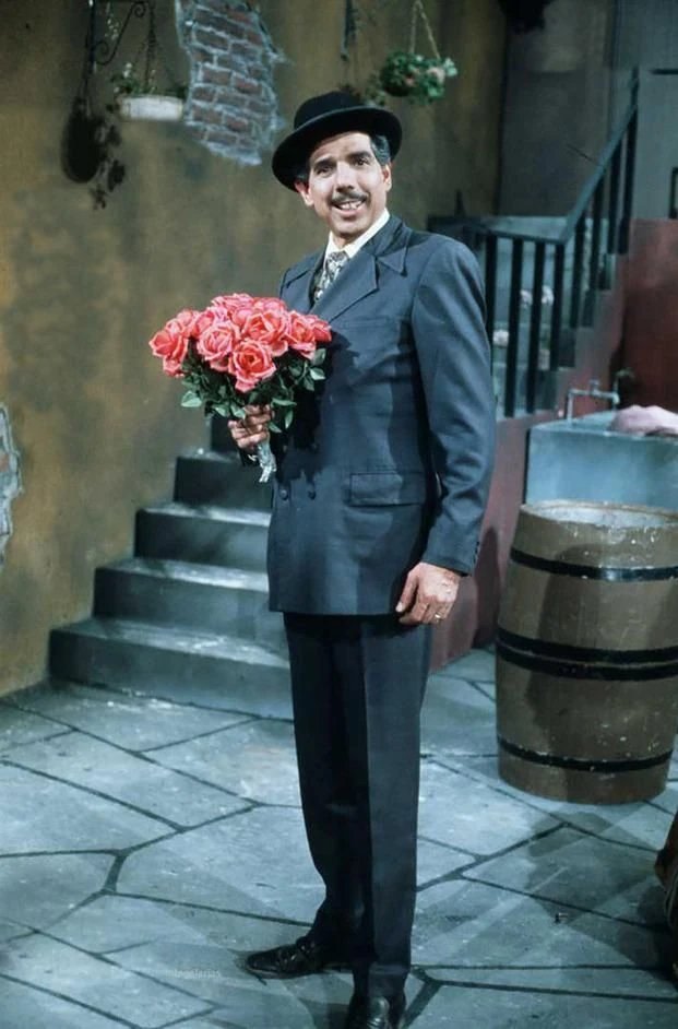 LeepBenhur1998's tweet photo. 10 años sin Rubén Aguirre, el inolvidable profesor Jirafales
(1934-2026)
#rubenaguirre #profesorjirafales https://t.co/E6GUAglwef