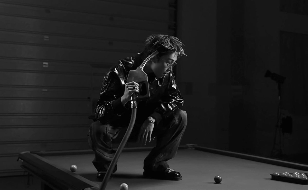 oooryul's tweet photo. i need to see 2yulz more in this type of styling 🎱⛽️ https://t.co/YOAUBNsjcI