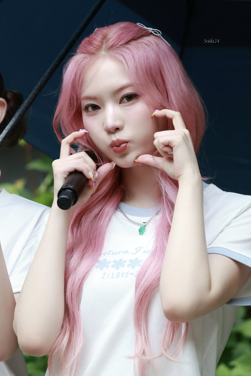 itsSoda24's tweet photo. 260619 guerrilla performance

핑크랑 귀여움은 찰떡！💗🩵

#아이사 #ISA #세은
#스테이씨  #STAYC #이사이사 https://t.co/gIfGE9FDd0