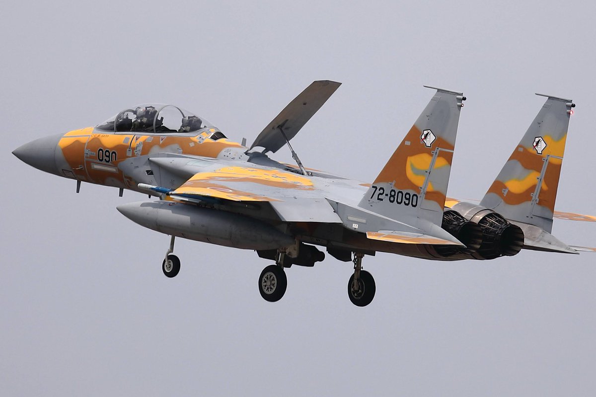VMFA312's tweet photo. 2026.06.16 RJNK
火曜はアグレス狙いで小松へ！
爆捻りはしませんでしたが、色とりどりのF-15を撮影出来ました！
次はナイトの離陸を撮影したい😂 https://t.co/M6gEAhIn4J