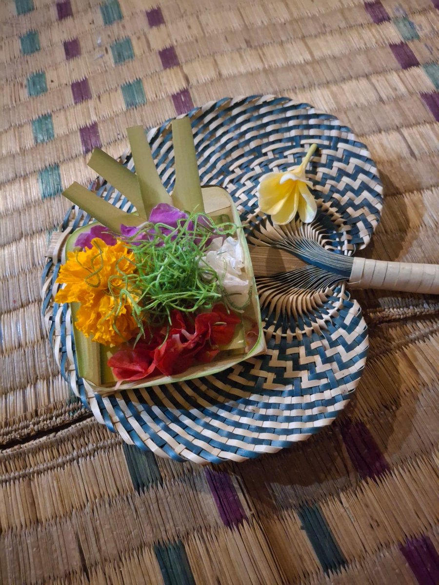 lakescollege's tweet photo. On Tuesday, our learners and staff in Bali arrived at their next accommodation, Bali Kuno.

They started the evening with some ice breakers and a traditional Balinese dance class, followed by a peace offering before finally receiving a blessing by a Hindu priest. https://t.co/5VGIVMjagm