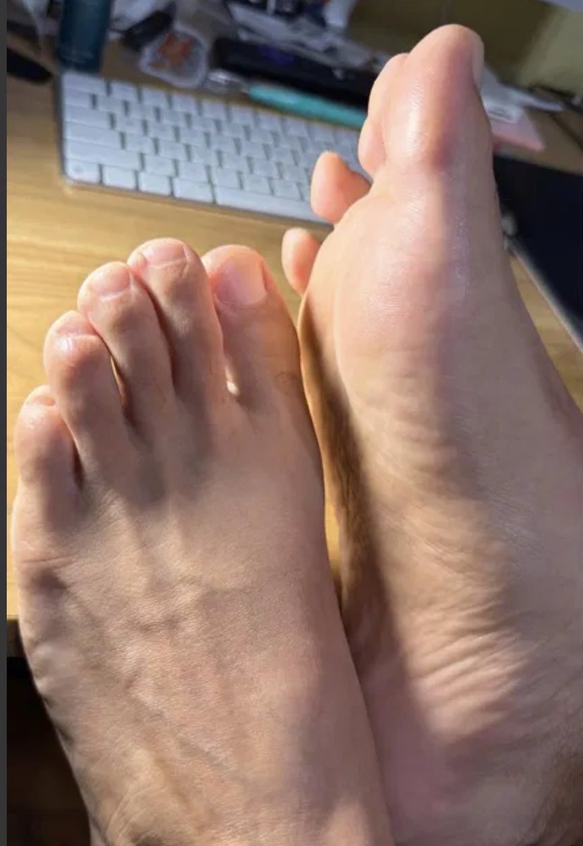 Ghostboi512's tweet photo. A little closeup pic..
#feetfetısh #malefeet #footfetısh #toes #closeupsoles https://t.co/BmzfHy5XFo