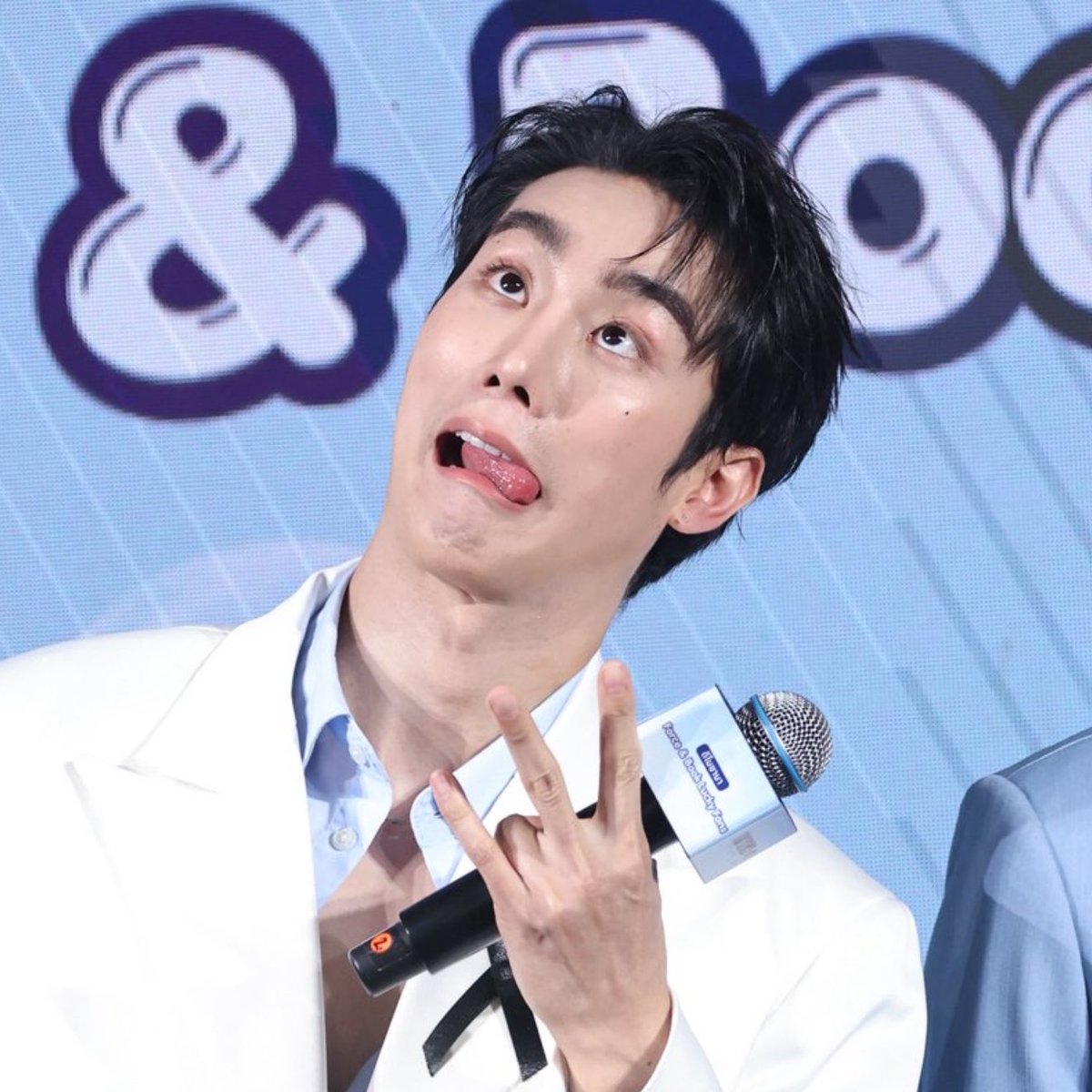 casperrjj_'s tweet photo. ปปทำดีๆเราเป็นดารา555555555555555555
55555555555555555555555555555555
เมะเพี้ยนมาก 😔😣😭 https://t.co/zdiHE29sV1