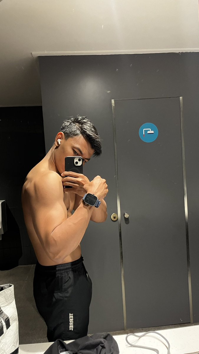 foxdreinz's tweet photo. P! Adu shoulder mu 💪 https://t.co/fI5hE73byb