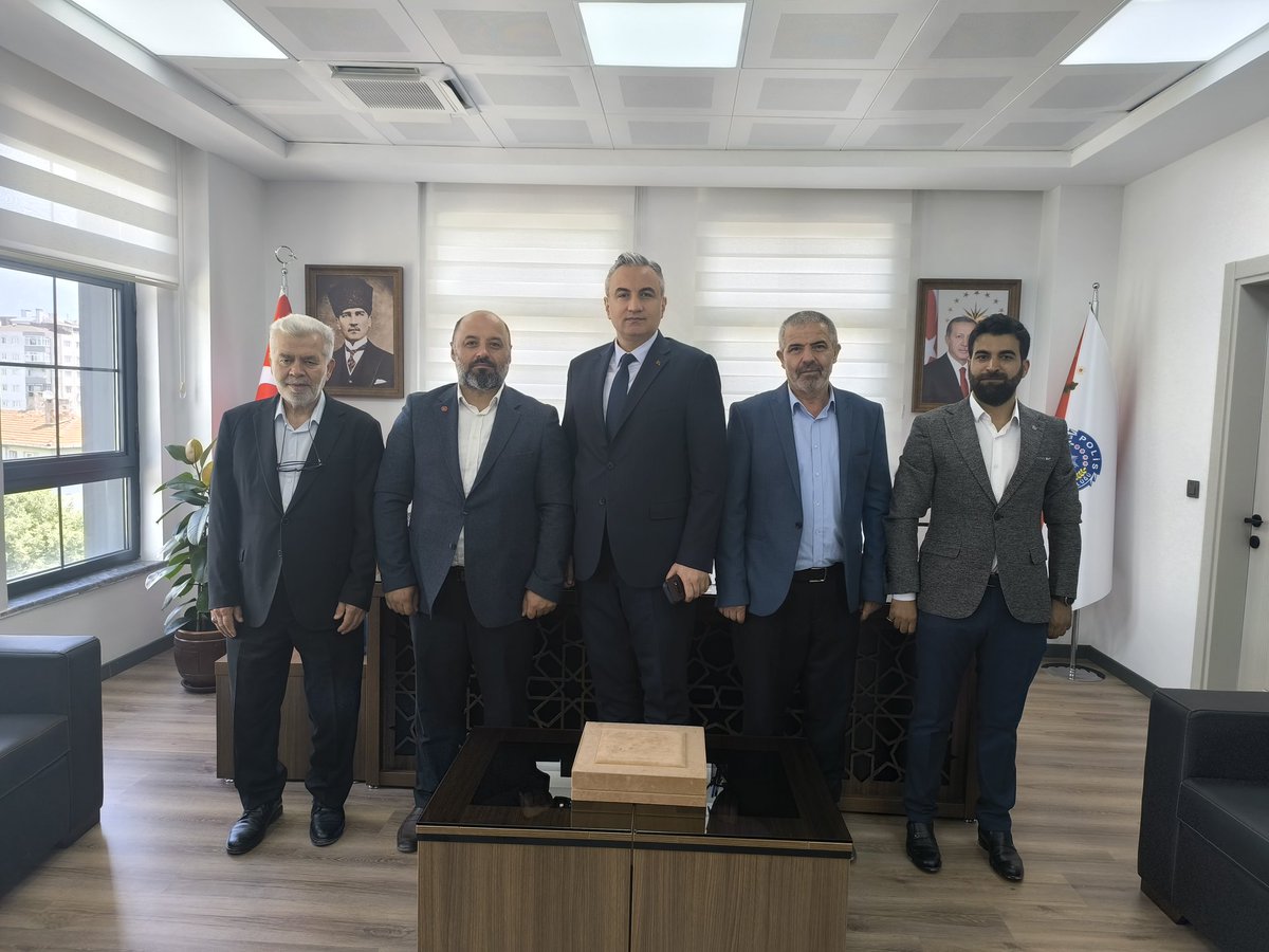 gungorensp's tweet photo. İlçe Başkanımız Ali DÜĞDÜ  beraberindeki heyetle birlikte Güngören Emniyet Müdürü Mustafa PARASIZ beyi Ziyaret etti. 

Nazik misafirperverliği için teşekkür eder, hayırlı çalışmalarında başarılar dileriz. https://t.co/mqhg0xRhTH