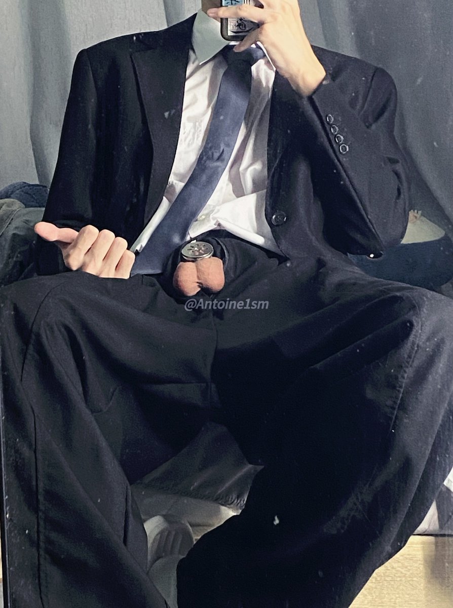 Antoine1sm's tweet photo. 汇报一下，没有COS粽子，也没有艾草，主播就这么无人问津，端午节快乐！ https://t.co/i3GZLmzRX6