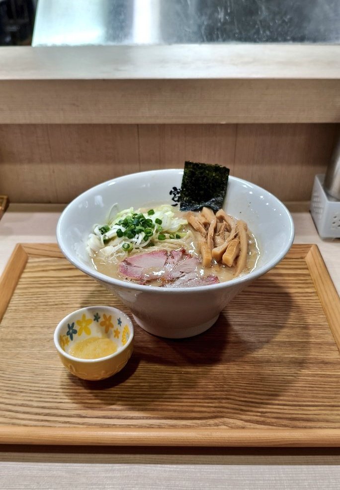 1102r5002c's tweet photo. 煮干しつけ麺 宮元〈蒲田〉
限定▫プレミアム塩豚骨

ラーメン宮郎〈蒲田〉
限定▫２色麺 鶏ダシ昆布水つけ麺

バカみたいに美味い豚骨ラーメンとアホみたいに美味い昆布水つけ麺 https://t.co/GkyqAVYYYl