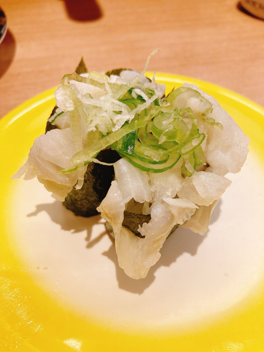Route254x's tweet photo. 久々に回転スシラーラ注入🍣🍣

出先でたまたま見つけたお店
回転レーンの中に職人が3人
声かけ注文する懐かしいスタイ��😊

ネタが大きめで美味しかった😋 https://t.co/P5wyv0Khak