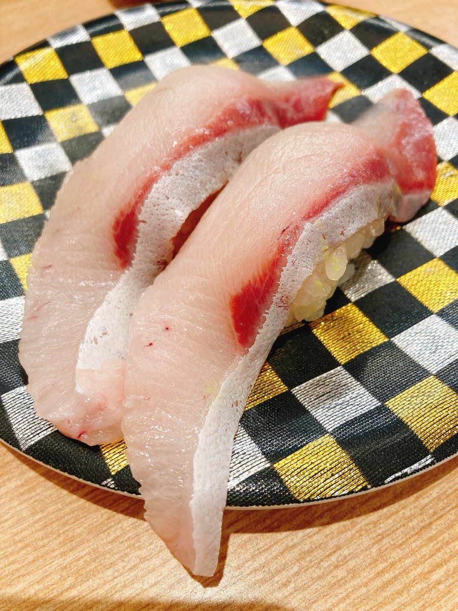 Route254x's tweet photo. 久々に回転スシラーラ注入🍣🍣

出先でたまたま見つけたお店
回転レーンの中に職人が3人
声かけ注文する懐かしいスタイ��😊

ネタが大きめで美味しかった😋 https://t.co/P5wyv0Khak
