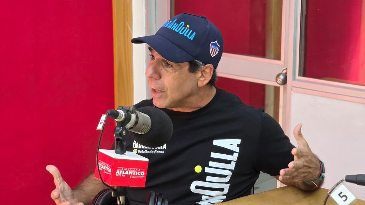 jorgecura1070's tweet photo. Alcalde de Barranquilla rompe el silencio institucional de cuatro años y lanza fuertes criticas sobre el castigo presupuestal del Gobierno a Barranquilla por razones ideológicas:

El alcalde @AlejandroChar  denunció en @AtlanticoEmi y @zonacero que el Gobierno Central recortó las transferencias para alimentación escolar (PAE) y primera infancia del 80% al 20%, afectando directamente a los niños más humildes de la ciudad. 

Además reveló que la Nación dejó de suministrar combustible y equipos a la Policía local. Advirtió que la seguridad se sostiene exclusivamente gracias a los fondos de la tasa departamental y distrital. 

Frente al ahogo presupuestal del nivel central, destacó que Barranquilla recauda $2.5 billones anuales, logrando el mayor recaudo per cápita del país, por encima de Bogotá y Medellín.