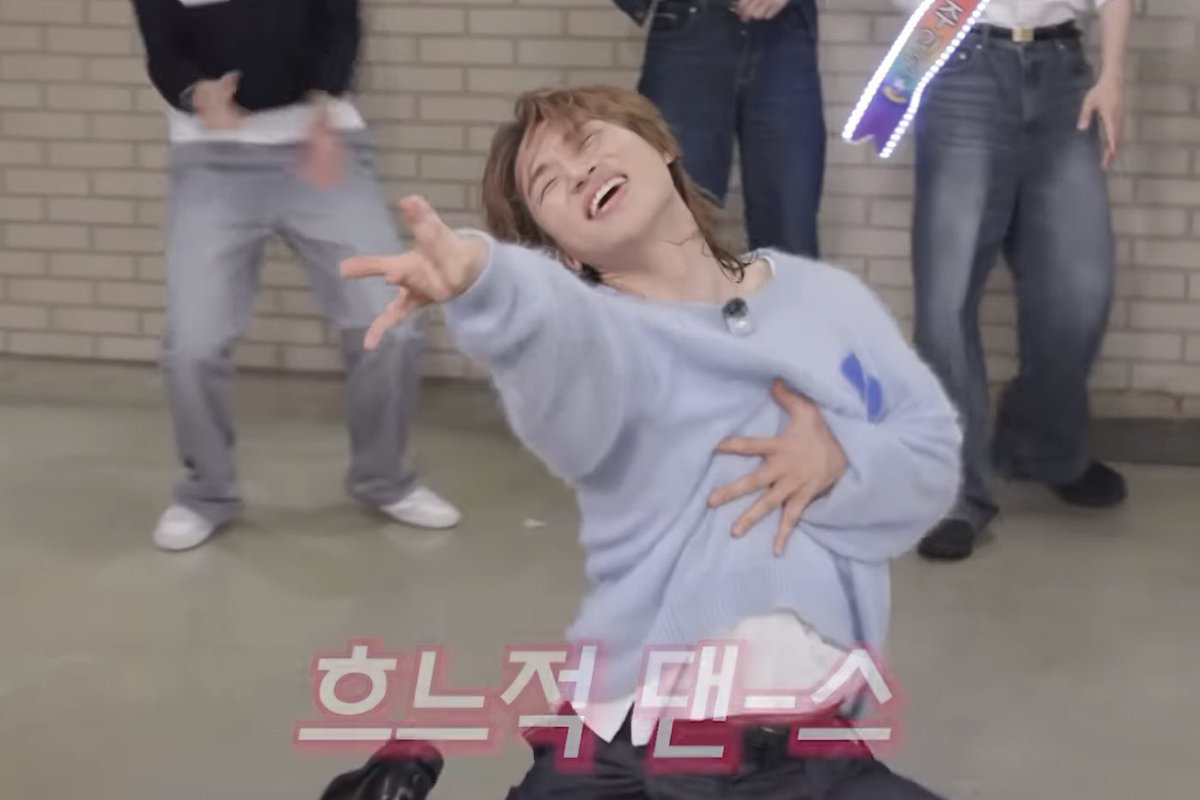 roroll_r's tweet photo. 너무나 그시절 춤사위라 🐶좋음 ㅋㅋㅋㅋㅋㅋㅋㅋㅋ꙼̈ㅋ꙼̈ㅋ꙼̈ㅋ꙼̈ㅋ꙼̈ㅋ꙼̈ㅋ꙼̈ㅋ꙼̈💛💛 https://t.co/MfWnjUFAux