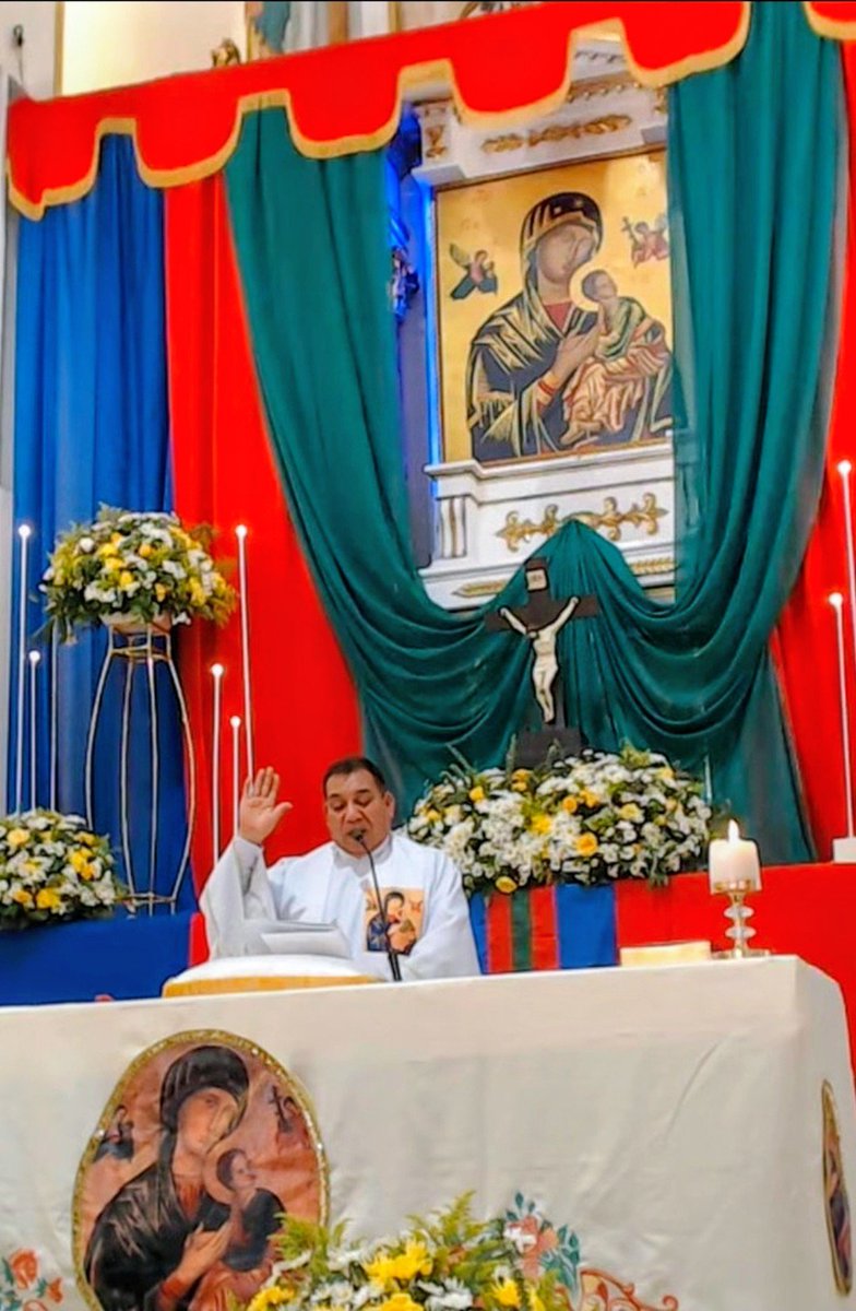 PptuoS's tweet photo. Madre del Perpetuo Socorro bendice nuestras familias y protegenos de todo mal. https://t.co/TVGF9ZikLG