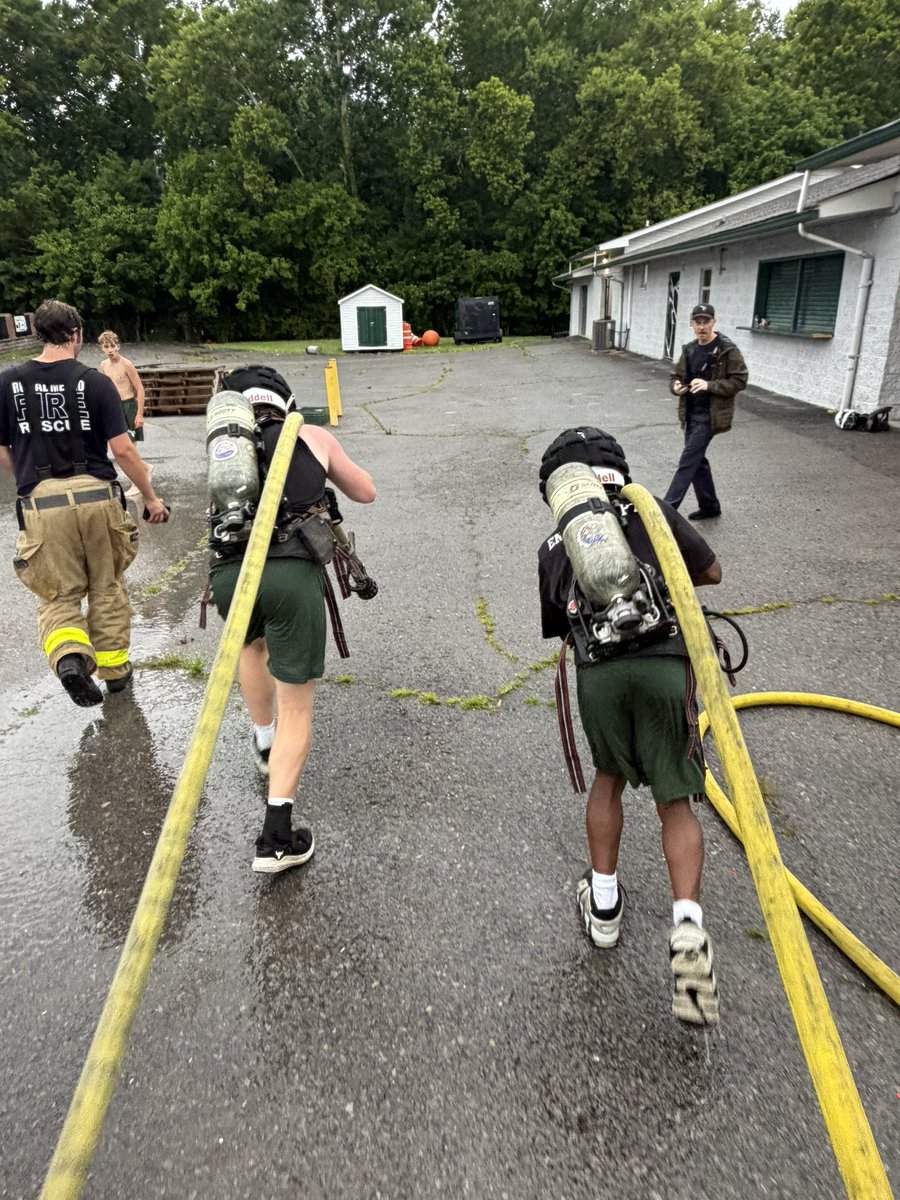 CarterHSFB's tweet photo. Work hard play hard! Thank you, @ruralmetrofire for the Fireman’s Agility Test and providing LOTS of water for the slip-n-slide 💦 

#GoHornets🟢⚪️ | #FPF398 https://t.co/Sq8j7hVD6z