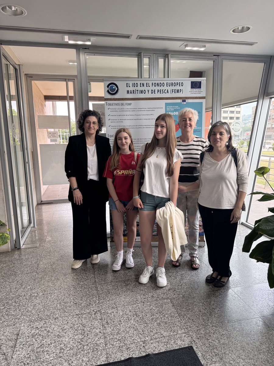 IEO_GIJON's tweet photo. Alumnas de 3º de ESO del @IESMataJove y del @iespadrefei han acompañado esta semana al grupo de Acuicultura y Biotecnología Azul dentro del proyecto @Ci_enPracticas . Promovido por @CSIC y #AEAC https://t.co/GYrHBFR7F3