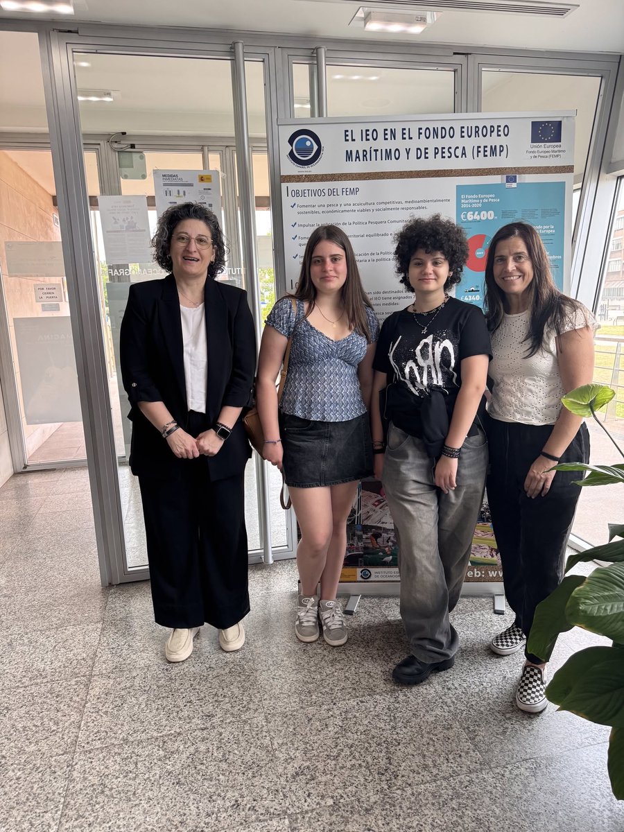 IEO_GIJON's tweet photo. Alumnas de 3º de ESO del @IESMataJove y del @iespadrefei han acompañado esta semana al grupo de Acuicultura y Biotecnología Azul dentro del proyecto @Ci_enPracticas . Promovido por @CSIC y #AEAC https://t.co/GYrHBFR7F3