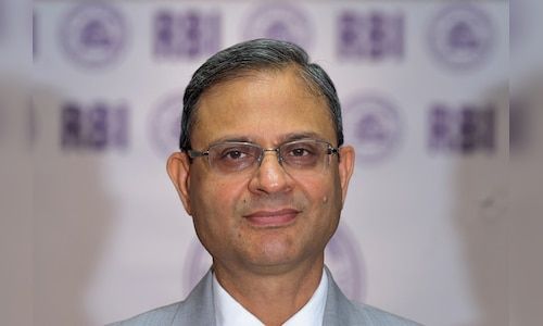 CNBCTV18News's tweet photo. #RBIMPC Minutes: West Asia conflict, crude spike, monsoon risks dominate June policy deliberations
@jpullokaran #RBI
https://t.co/kJa3FaN69n https://t.co/lnMX75b8tw