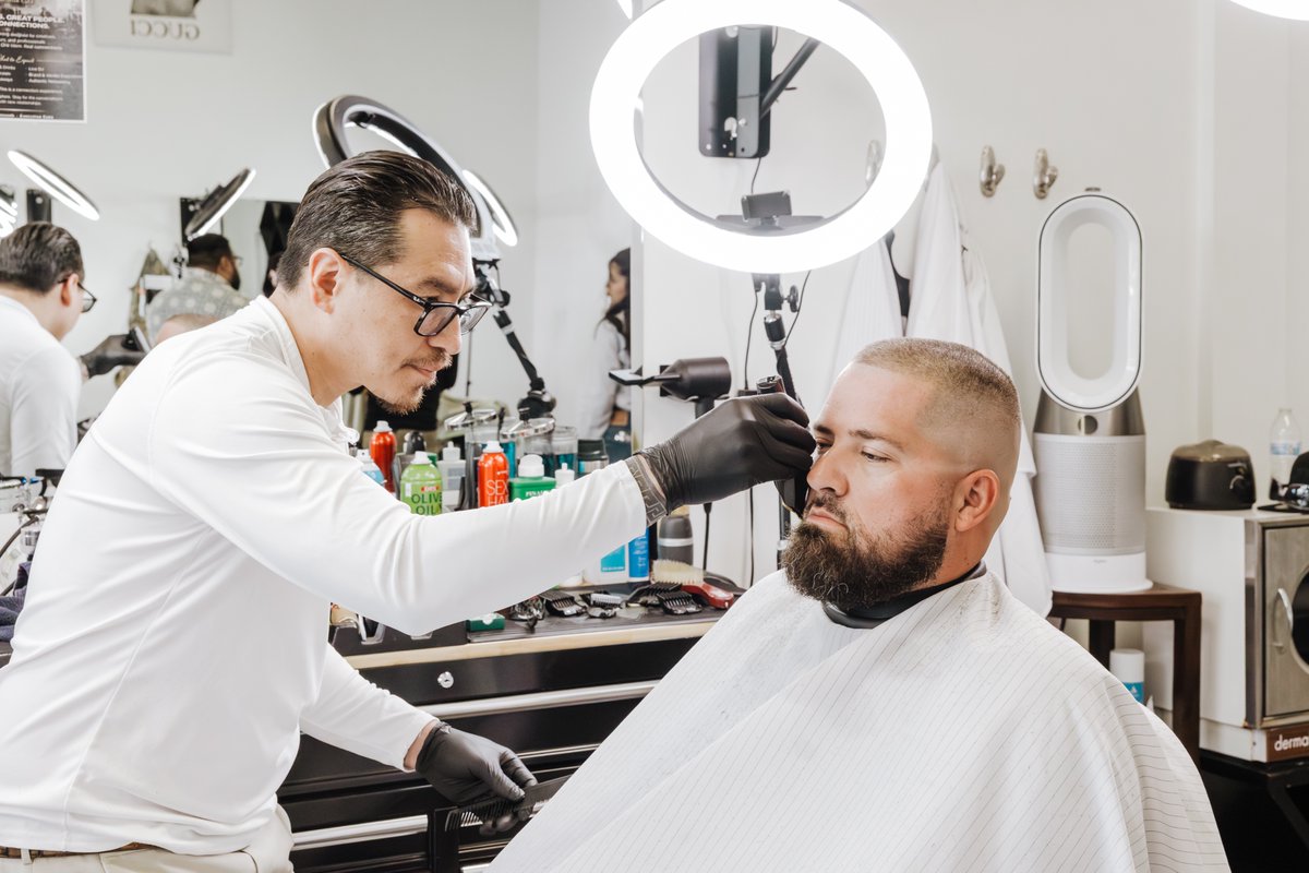 GLCommerce's tweet photo. Two Lafayette barbers are joining forces. On June 27, Ivan Castro (Executive Cutz) and Jay Soto (Jsmooth Studio) co-host The Executive Connect, a free, family-friendly networking event, 4–8 p.m. More 👉 https://t.co/oLLb1Hh0Ho https://t.co/Fst739109E