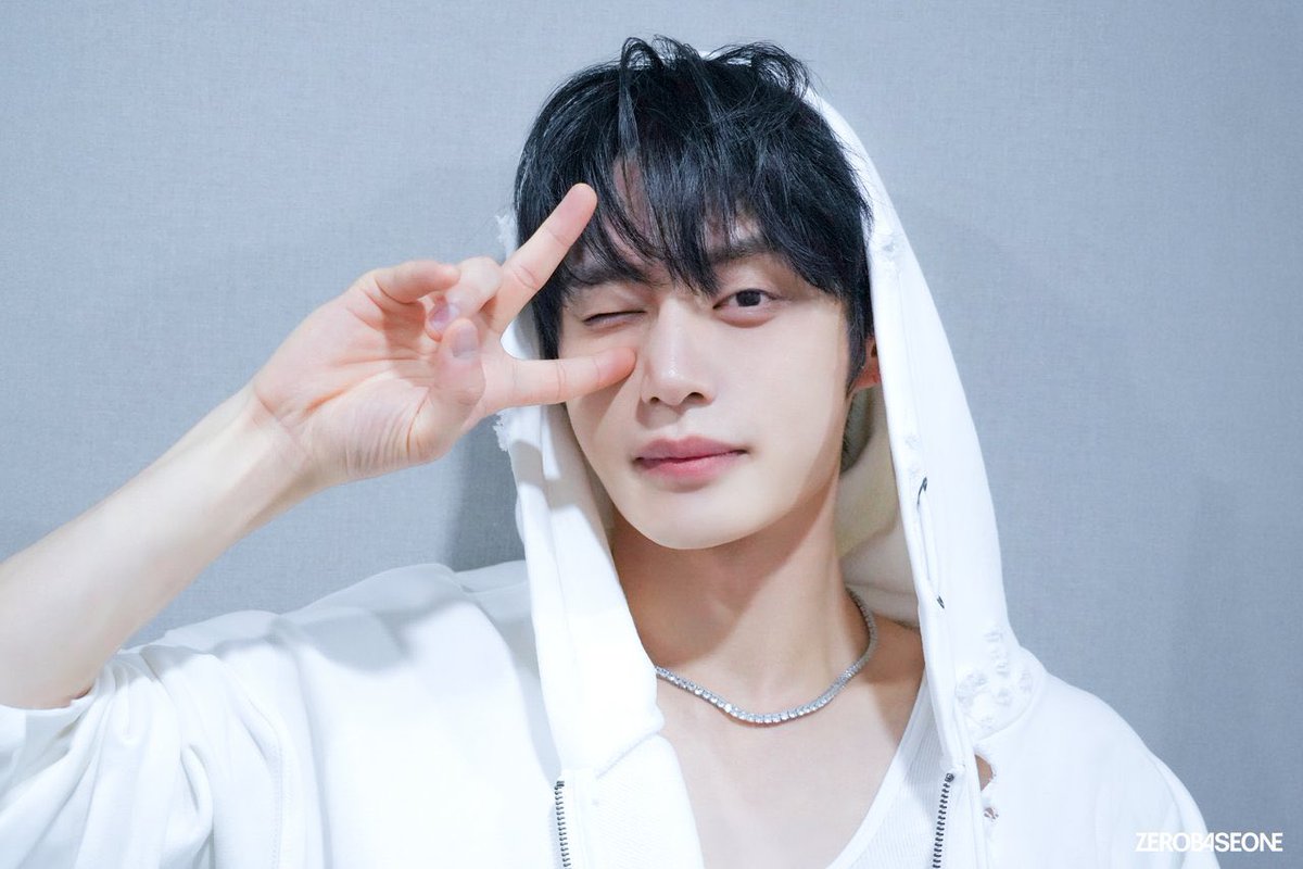 gkjw_'s tweet photo. 📸 PHOTO | 260619 ZB1 Mnet Plus Update with Kim Jiwoong (1/2)

ZEROBASEONE The 6th Mini Album 「Ascend-」 Activities Behind Photo

#KIMJIWOONG #김지웅 #キムジウン #金地雄 #ZEROBASEONE #제로베이스원 #ZB1 @kimjiwoong_X https://t.co/gofShGzfpq