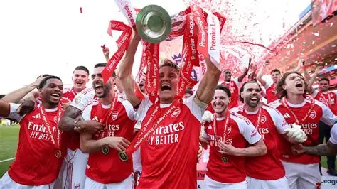 Richiegold_6's tweet photo. 🚨EXCLUSIVE: Arsenal interested in Nico Paz as Real Madrid decide to sell
Arsenal are ready to move for Nico Paz after Real Madrid and José Mourinho decided to sell the 21-year-old Argentine this summer.

Paz wanted another loan at Como, but Real have told the Italian club: no more loans. Any buyer must pay the full fee — he’s valued at €65m.

The versatile midfielder is known for his vision, creativity and ability to operate between the lines.

Meanwhile, Arsenal are open to offers for captain Martin Ødegaard, who led them to their first Premier League title in 22 years. Bayern, Inter and PSG are monitoring the Norwegian.

Paz is seen as a strong long-term replacement.

Would you love to see Nico Paz replace Ødegaard at Arsenal?