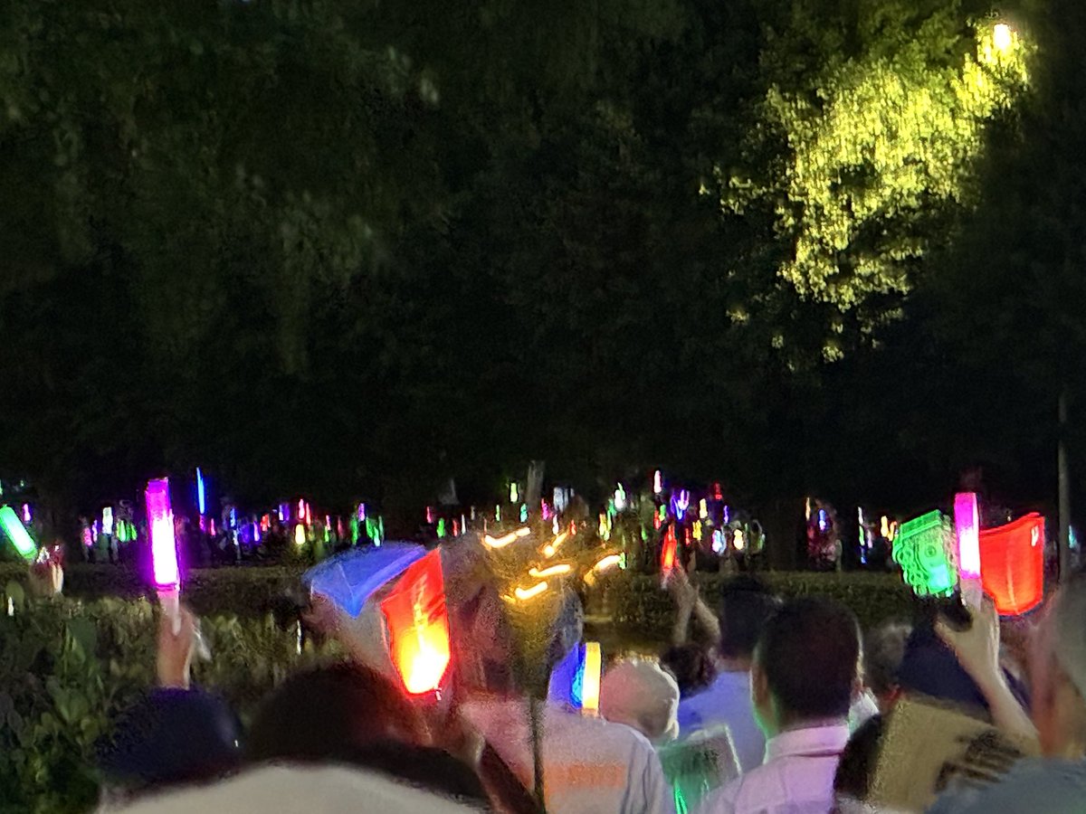 46296's tweet photo. 本日の国会議事堂前です https://t.co/toIYjALPVw
