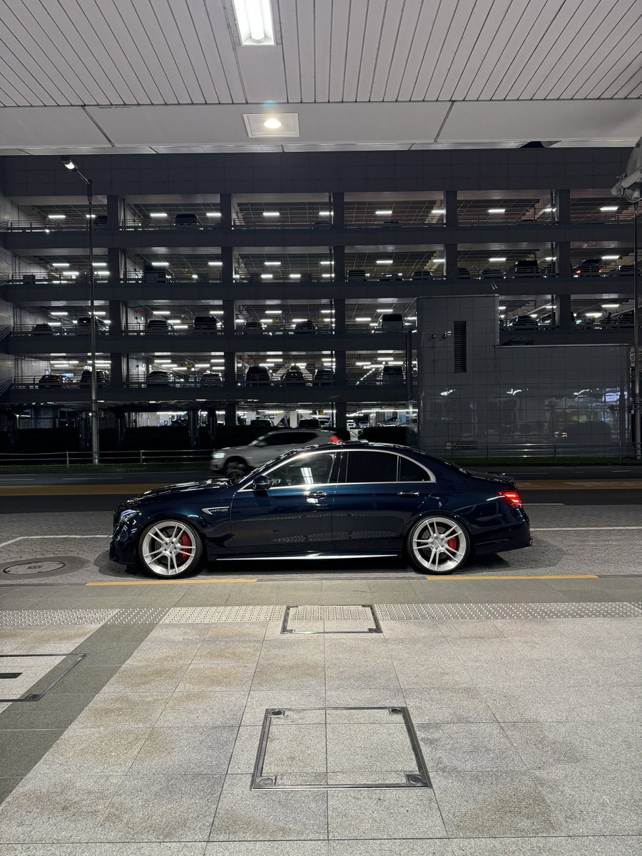 scionGT3's tweet photo. W213 E63S × neutrale RC5 https://t.co/3ty3ncMJ0c