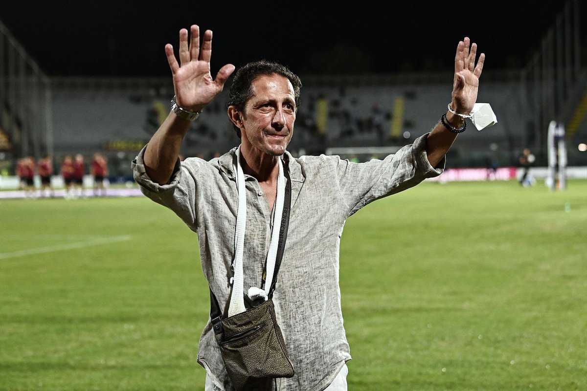 criticone_'s tweet photo. Un campione gentile ed educato, una figurina molto ambita di una serie A che non esiste più. 
Un uomo tremendamente normale ma fuoriclasse assoluto, nella vita come nel calcio.
Chi ha amato il calcio, qualunque sia la sua fede, non può non amare Igor Protti.  

RIP CAMPIONE https://t.co/v5QA5fZ7ip