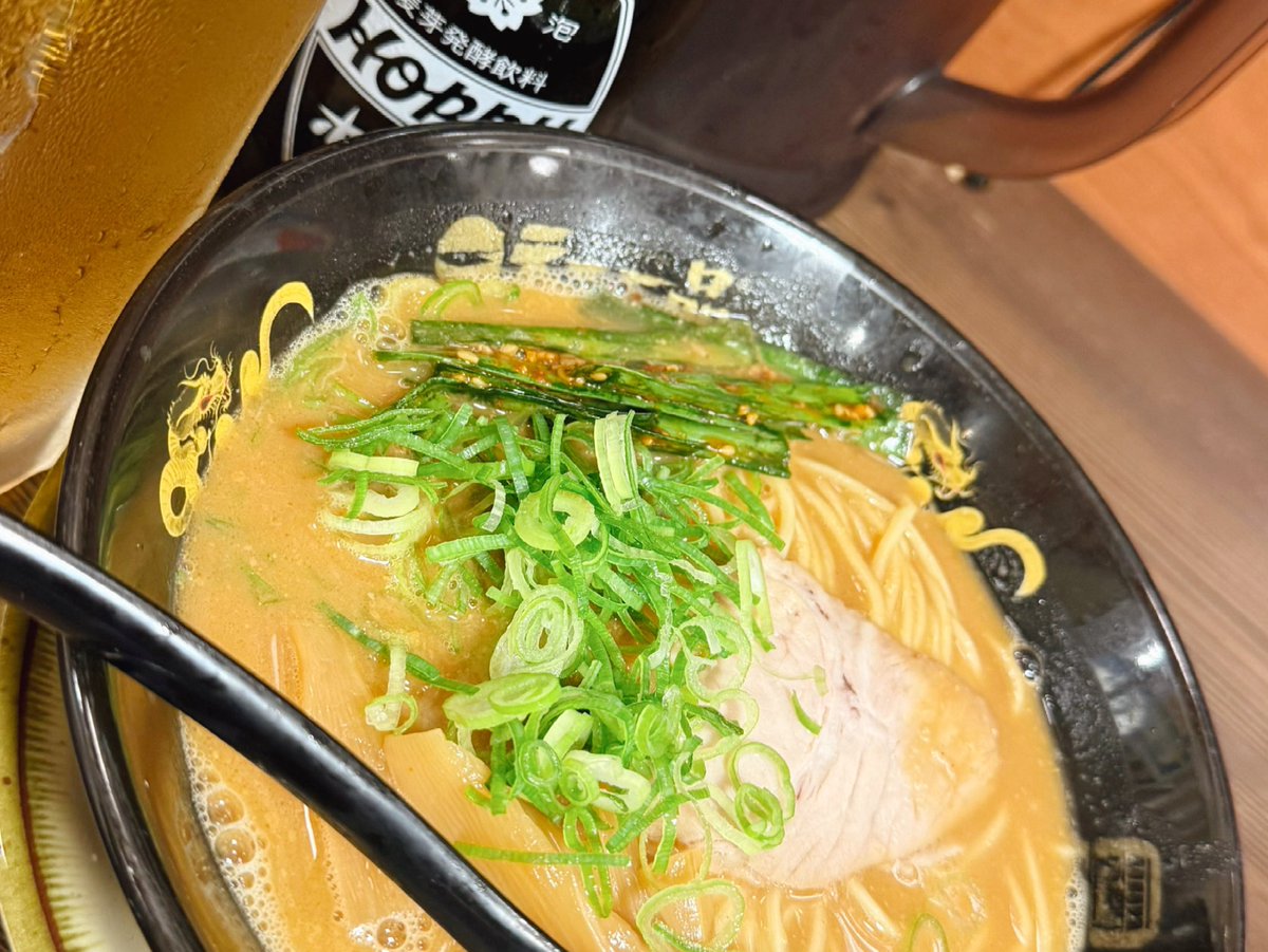 kaztasu's tweet photo. 急遽、明日の休日出勤頼まれてん、どーせワイは特に予定ないしなって二つ返事したんだけど、明日の午前着で荷物届くんだった…。
宅配屋さんスマンやで。 https://t.co/0p8AiqKqUI