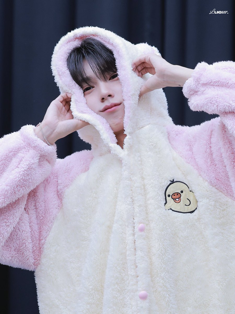 dearmylueur's tweet photo. 260619

 #최립우 #CHUEILIYU 
#FLAREU #플레어유 https://t.co/W0flANJytl