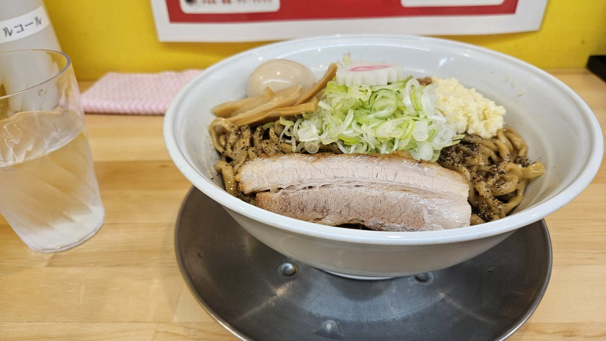 Rabbit__GC's tweet photo. ラーメンヒカリくん https://t.co/lItqwfM57z